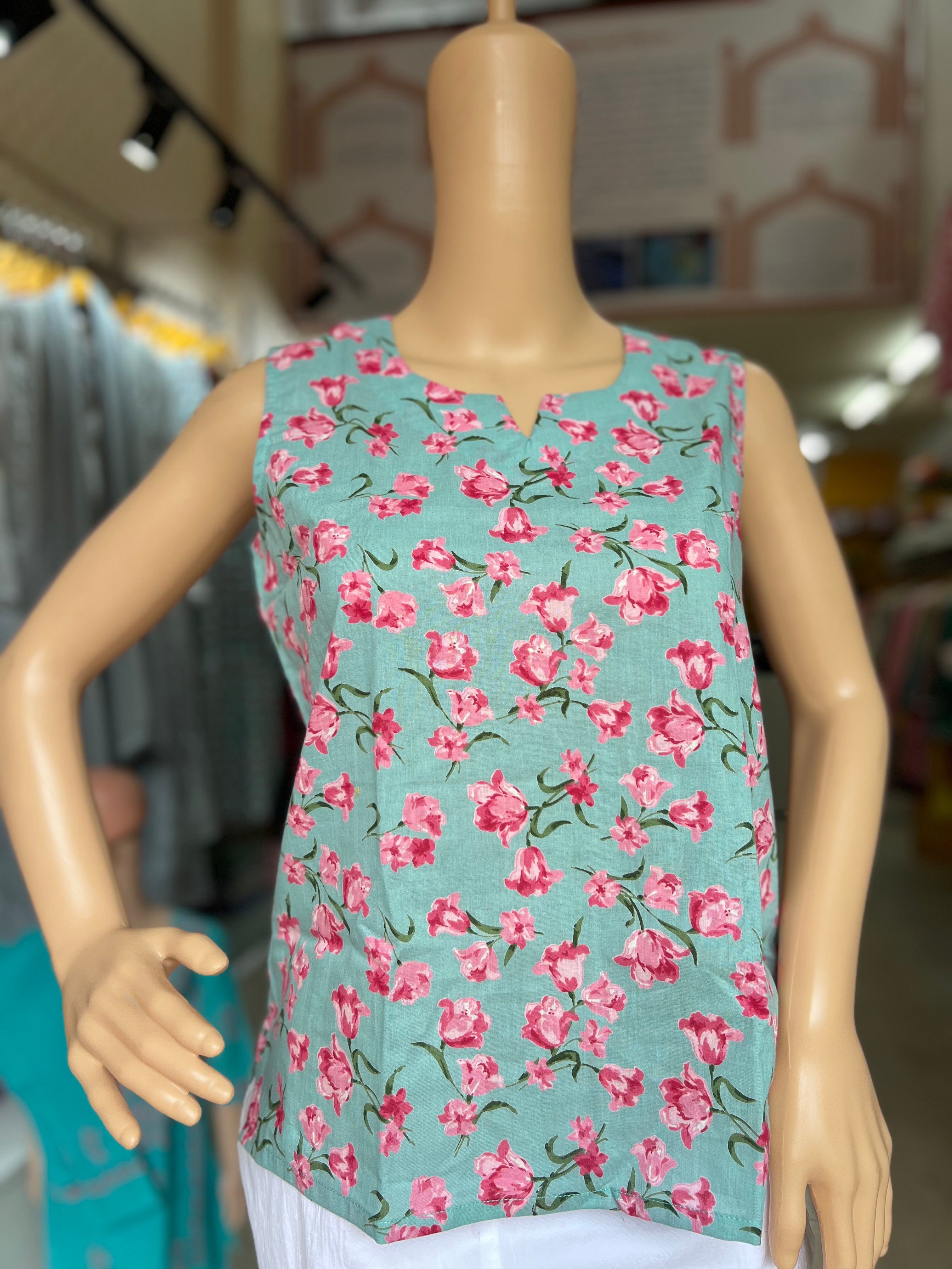 Floral Print Sleeveless Short Kurti