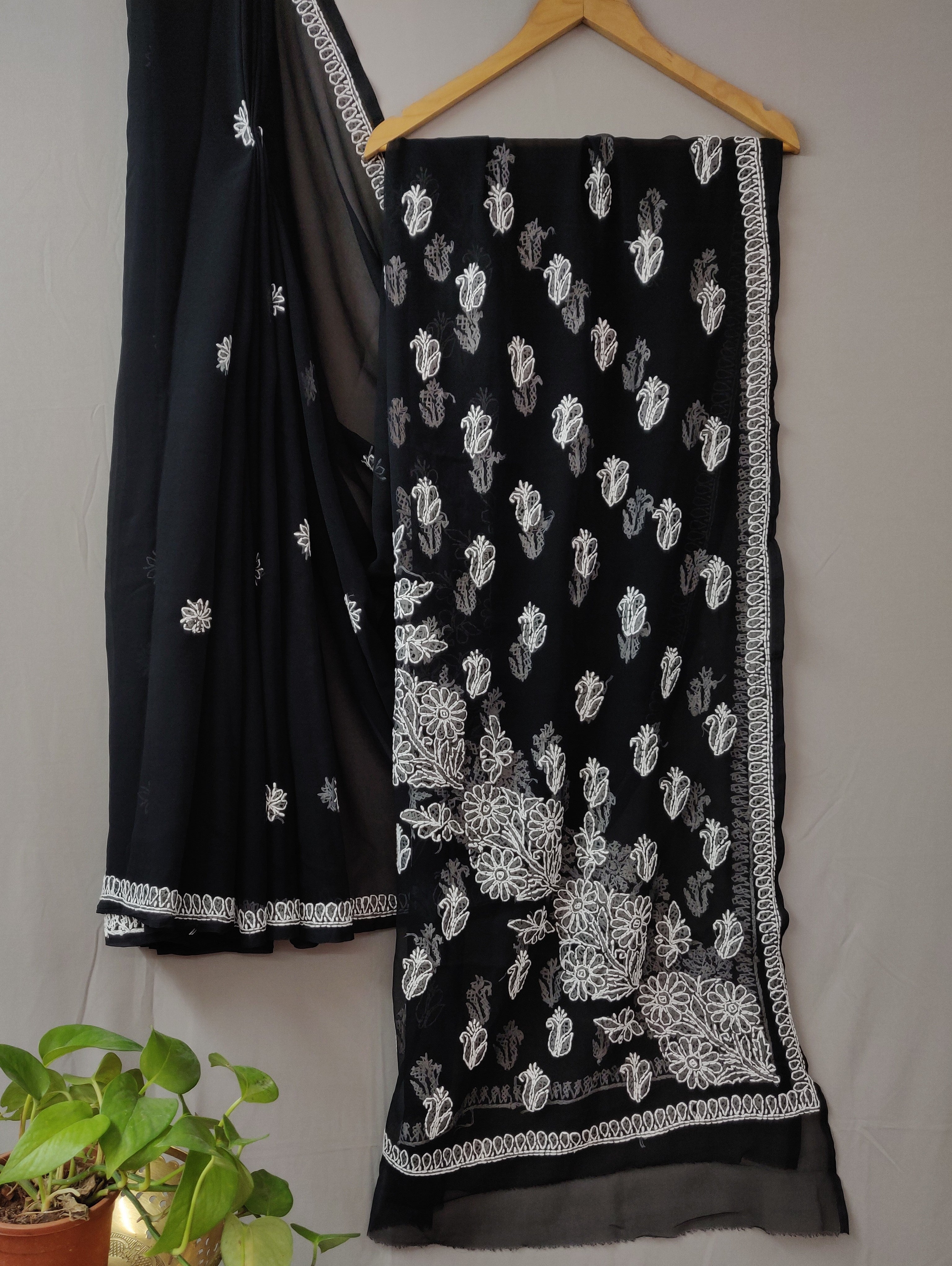 Sunehri - Georgette Chikankari Ghas Patti Sarees