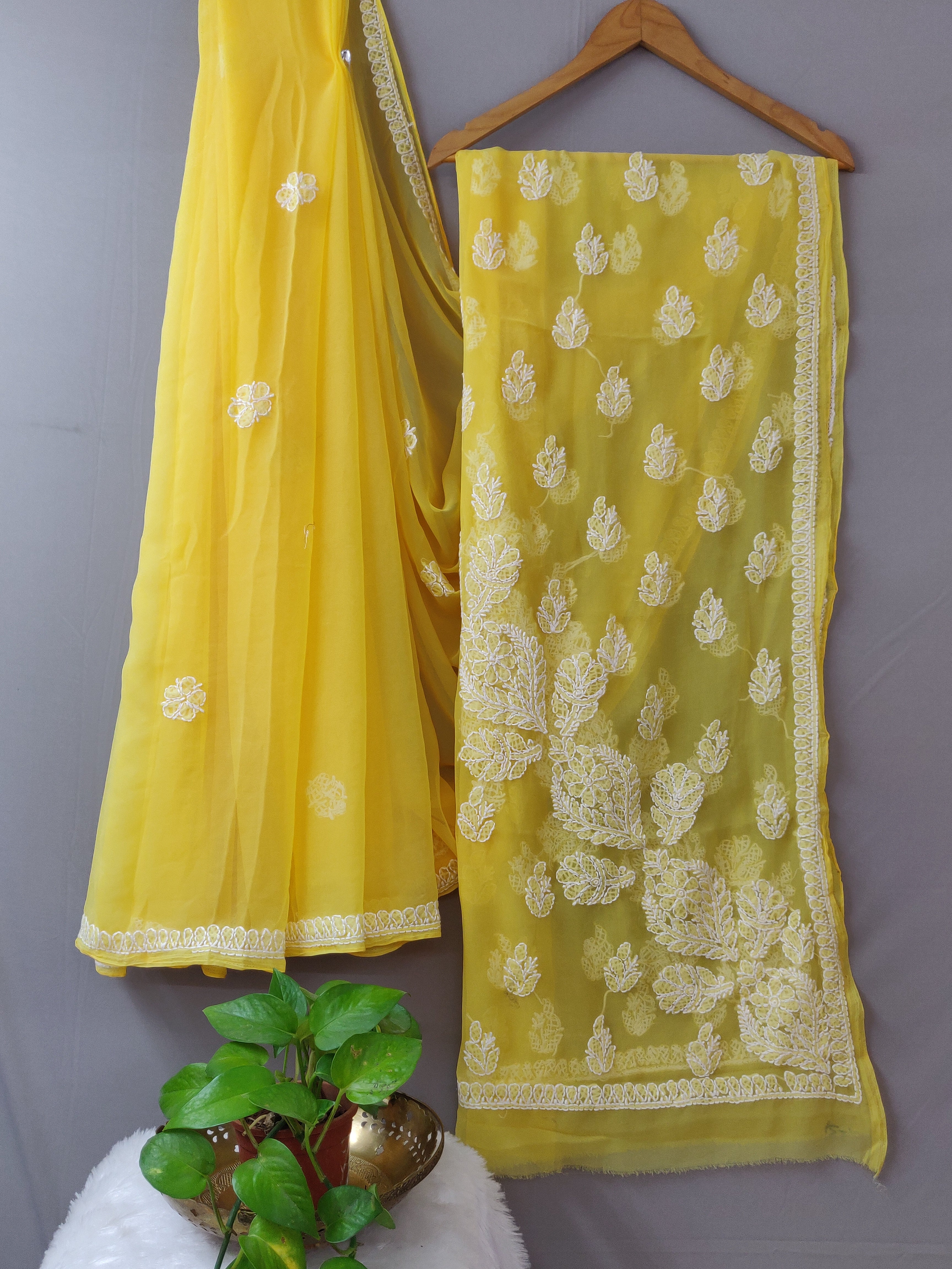 Sunehri - Georgette Chikankari Ghas Patti Sarees