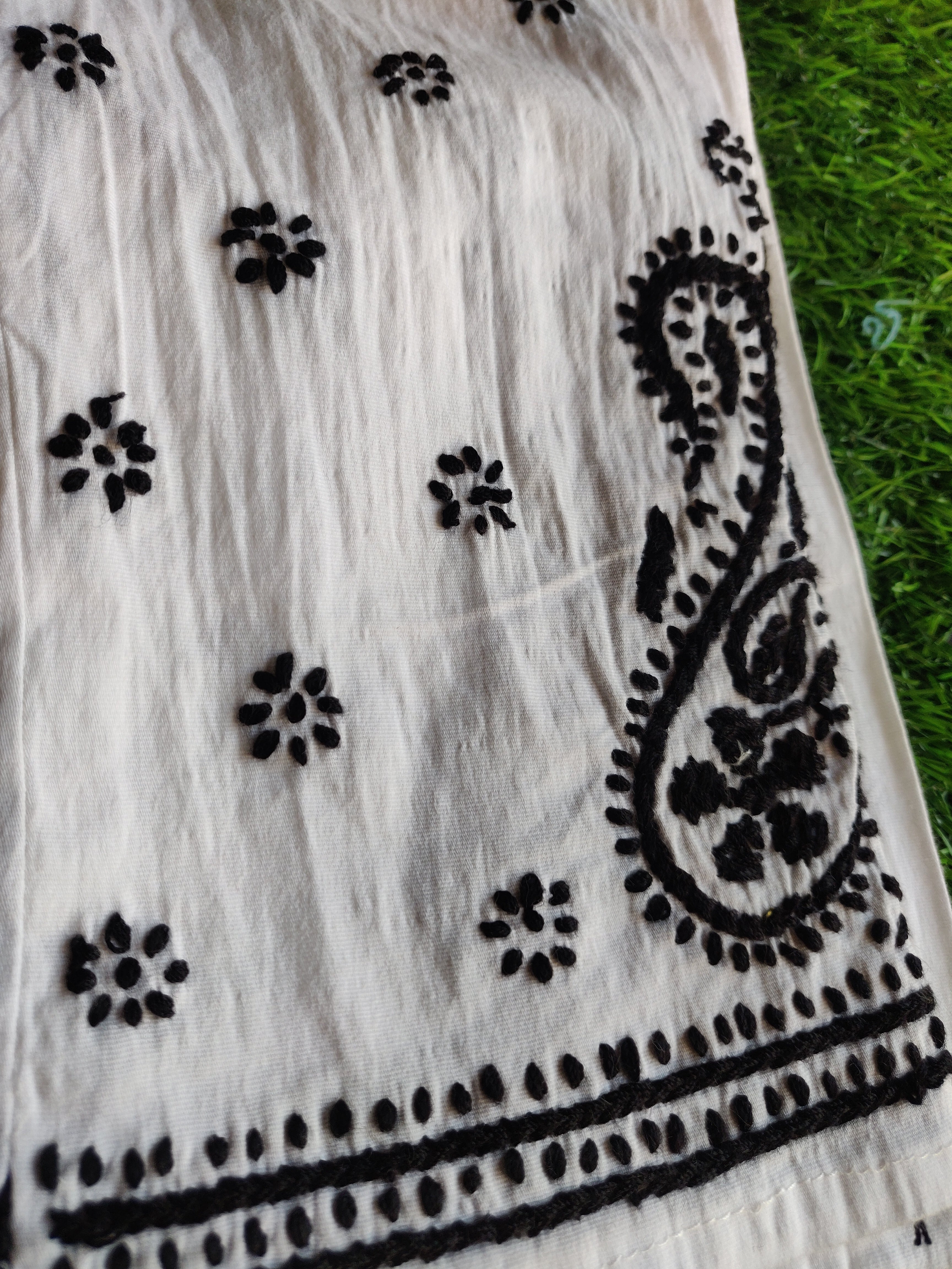 Bottom Wear - Chikankari Leggings - White