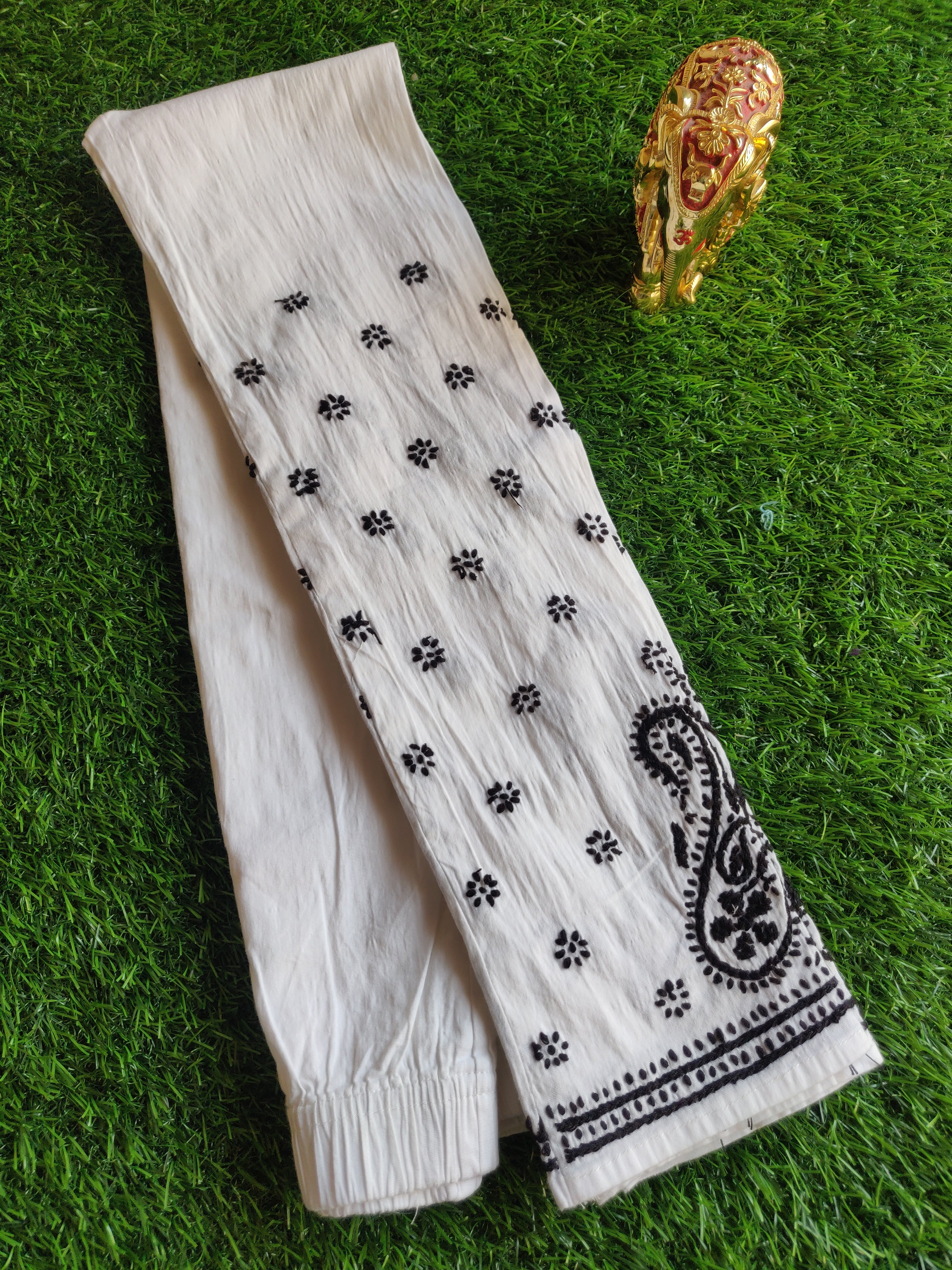 Bottom Wear - Chikankari Leggings - White
