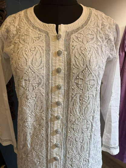 Noor-e-Nazaakat | White Muslin Chikankari Elegance