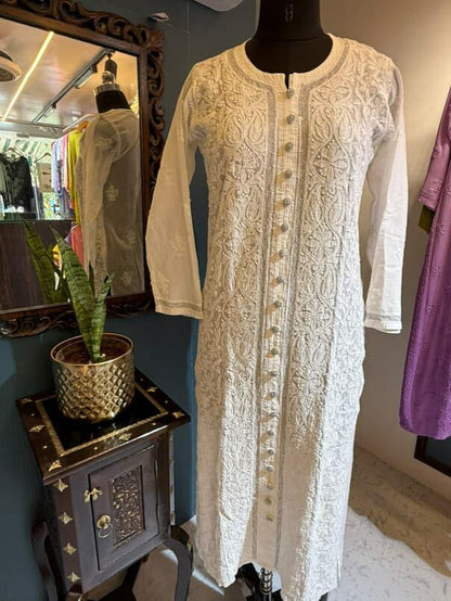 Noor-e-Nazaakat | White Muslin Chikankari Elegance