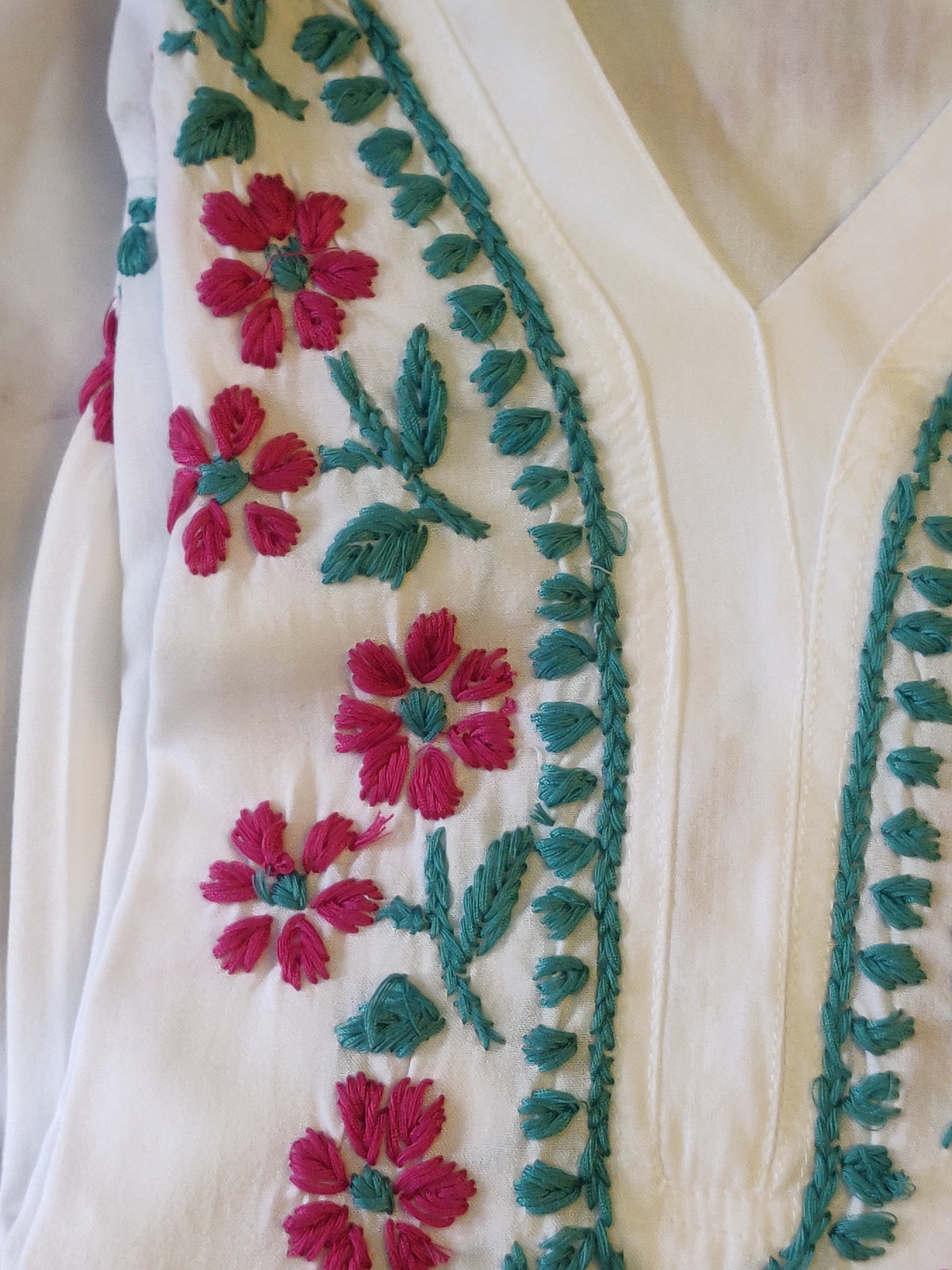 White Rayon Long Kurti with Dual-Thread Chikankari