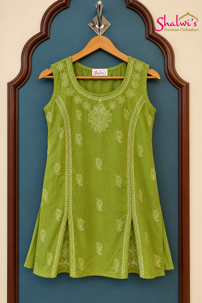 Pure Cotton Sleeveless Short Kurti with Bakhiya Chikankari